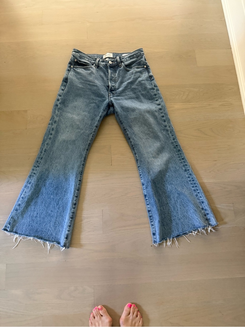 Mid Rise Frame The Pixie Lax Flare Jeans with Raw Hem